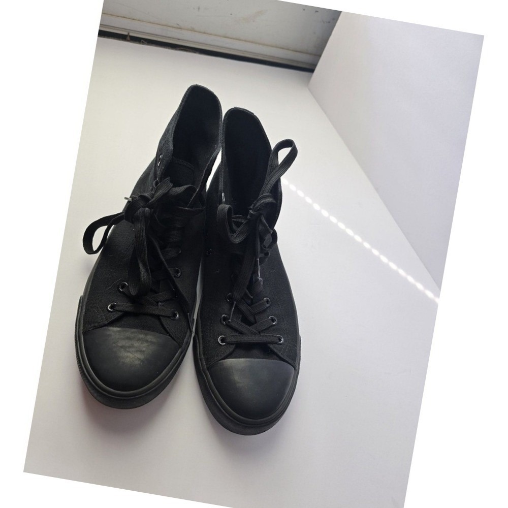 Unbranded Men's Black Trainers.                Size 10
